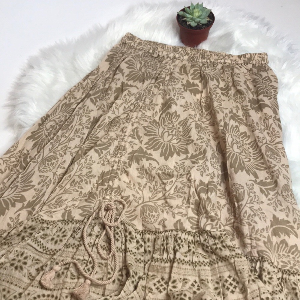 🏝️ Spell Lioness Ruched Maxi Skirt in Smoke - Picture 5 of 8